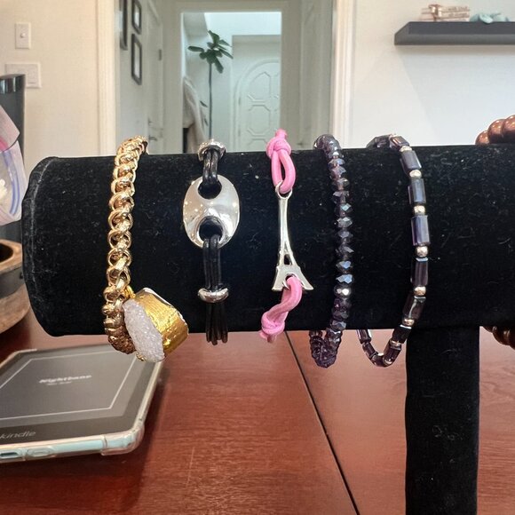 Lot of 9 Women's Beaded & Chain Hand Bracelets Multicolor Elegant Design - Picture 2 of 3